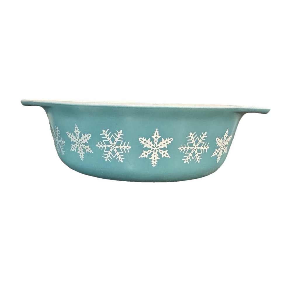 Vintage Pyrex Turquoise Snowflake 1 1/2 Quart Casserole Dish No Lid